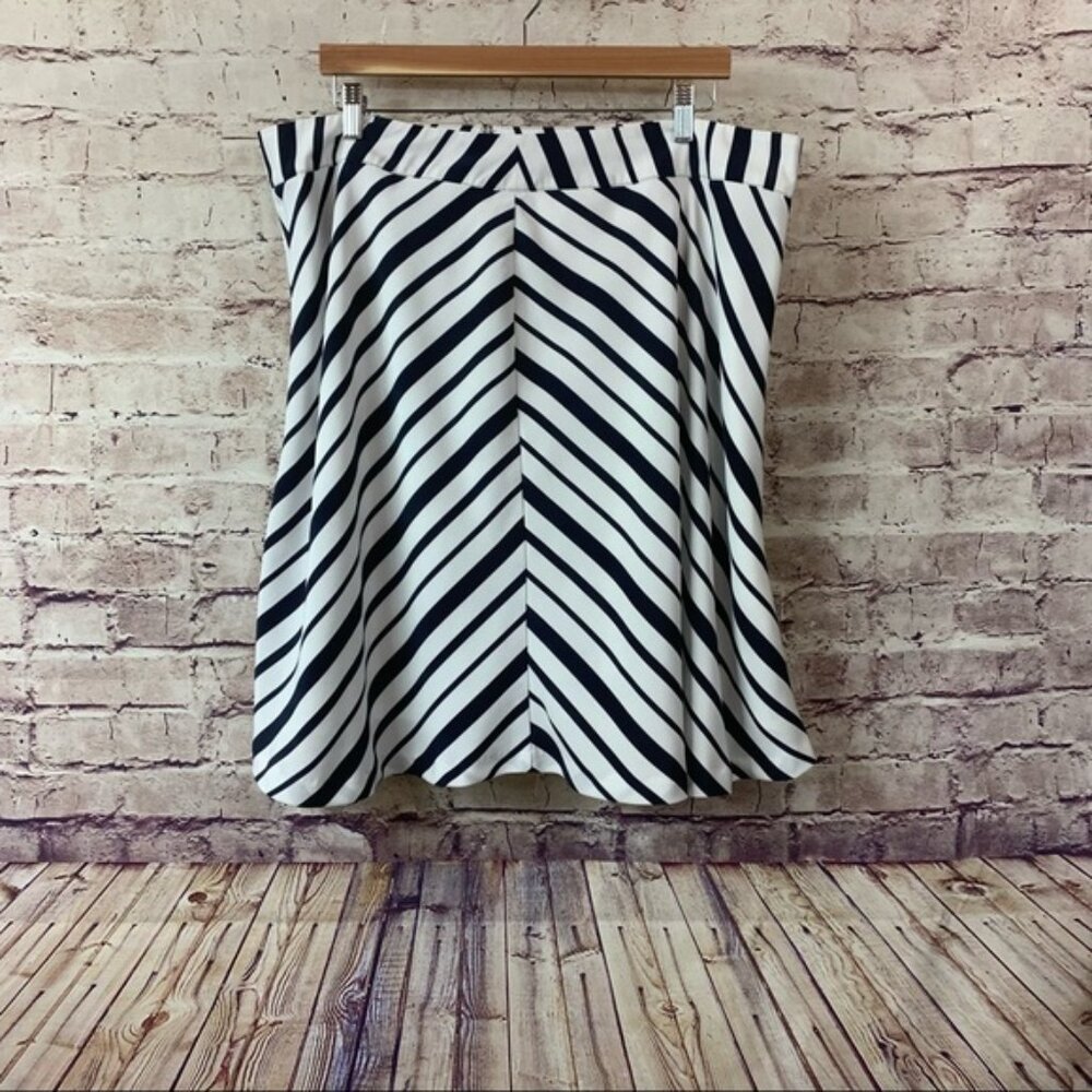 Lane Bryant White Navy Striped A Line Skirt